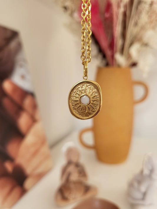 Collier médaille soleil