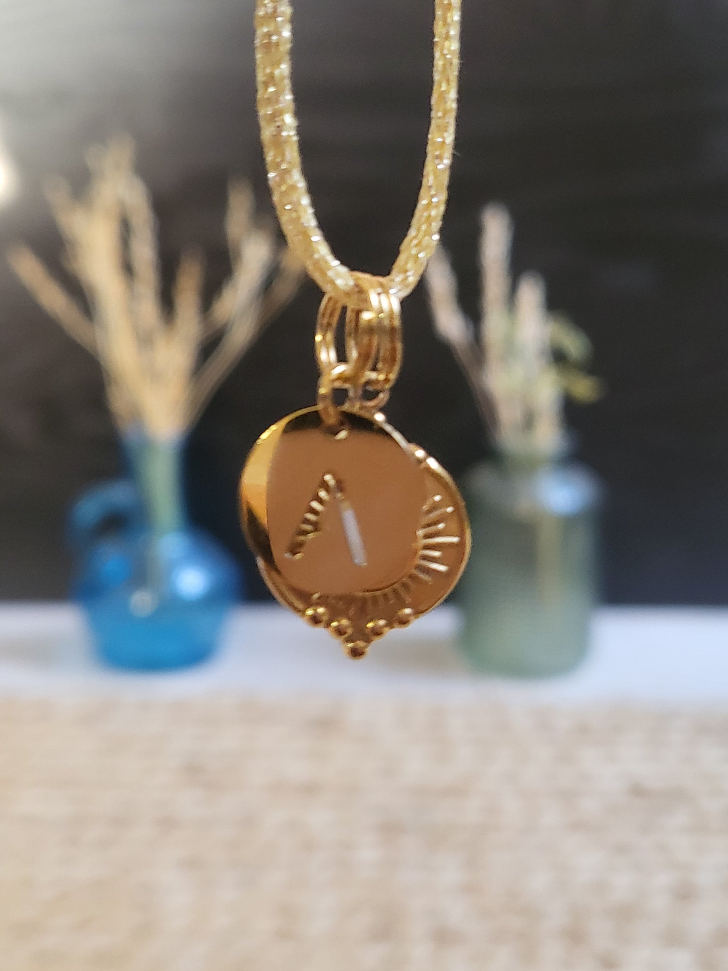 Pendentif Soleil 3 Mokuba Initiale