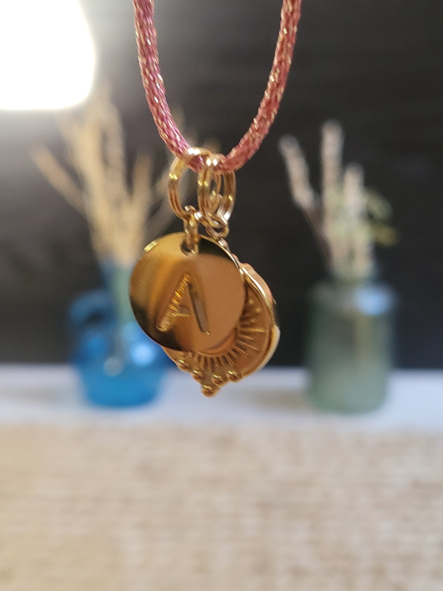 Pendentif Soleil 3 Mokuba Initiale
