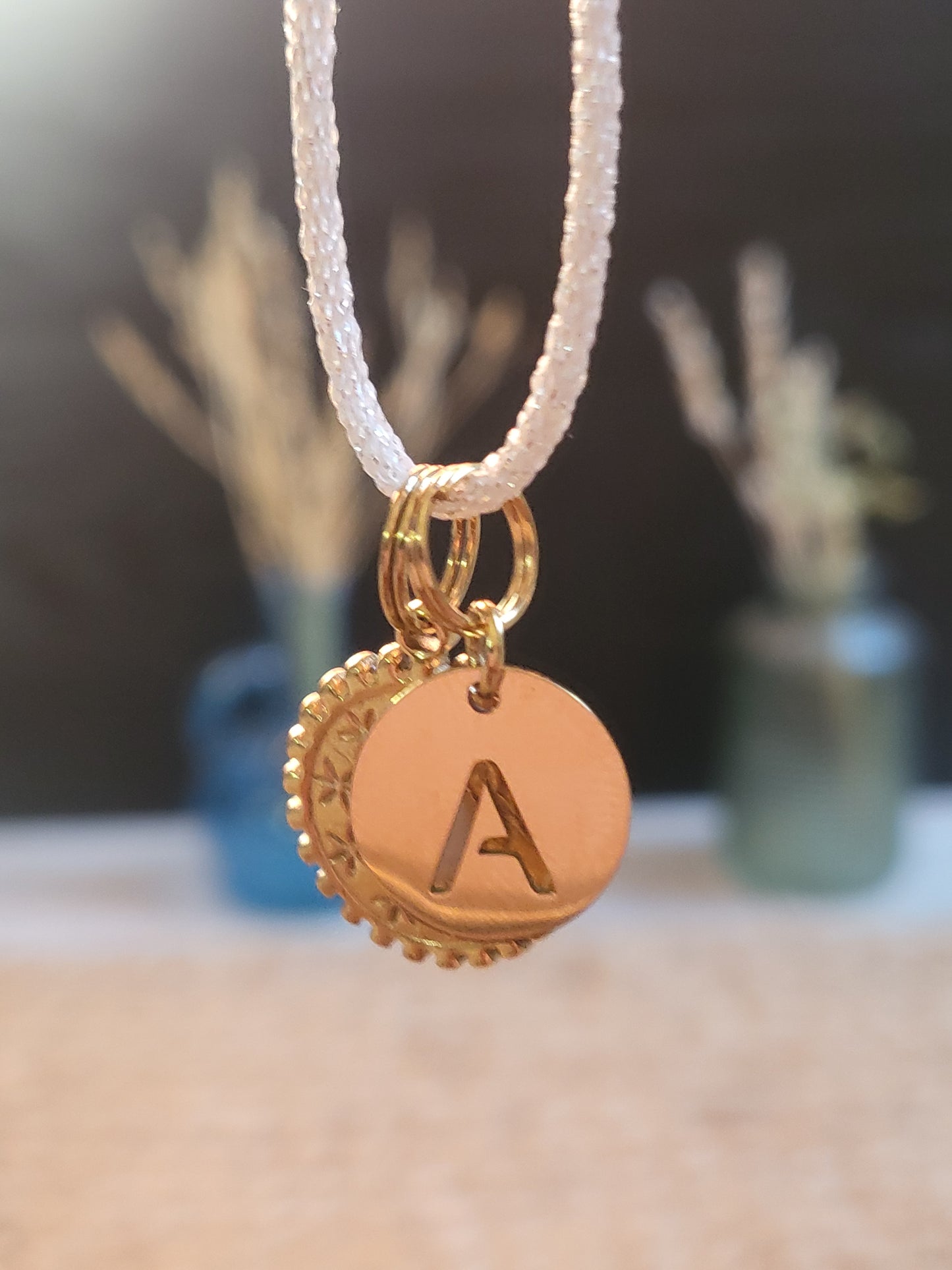 Pendentif Soleil Étoilé Mokuba Initiale