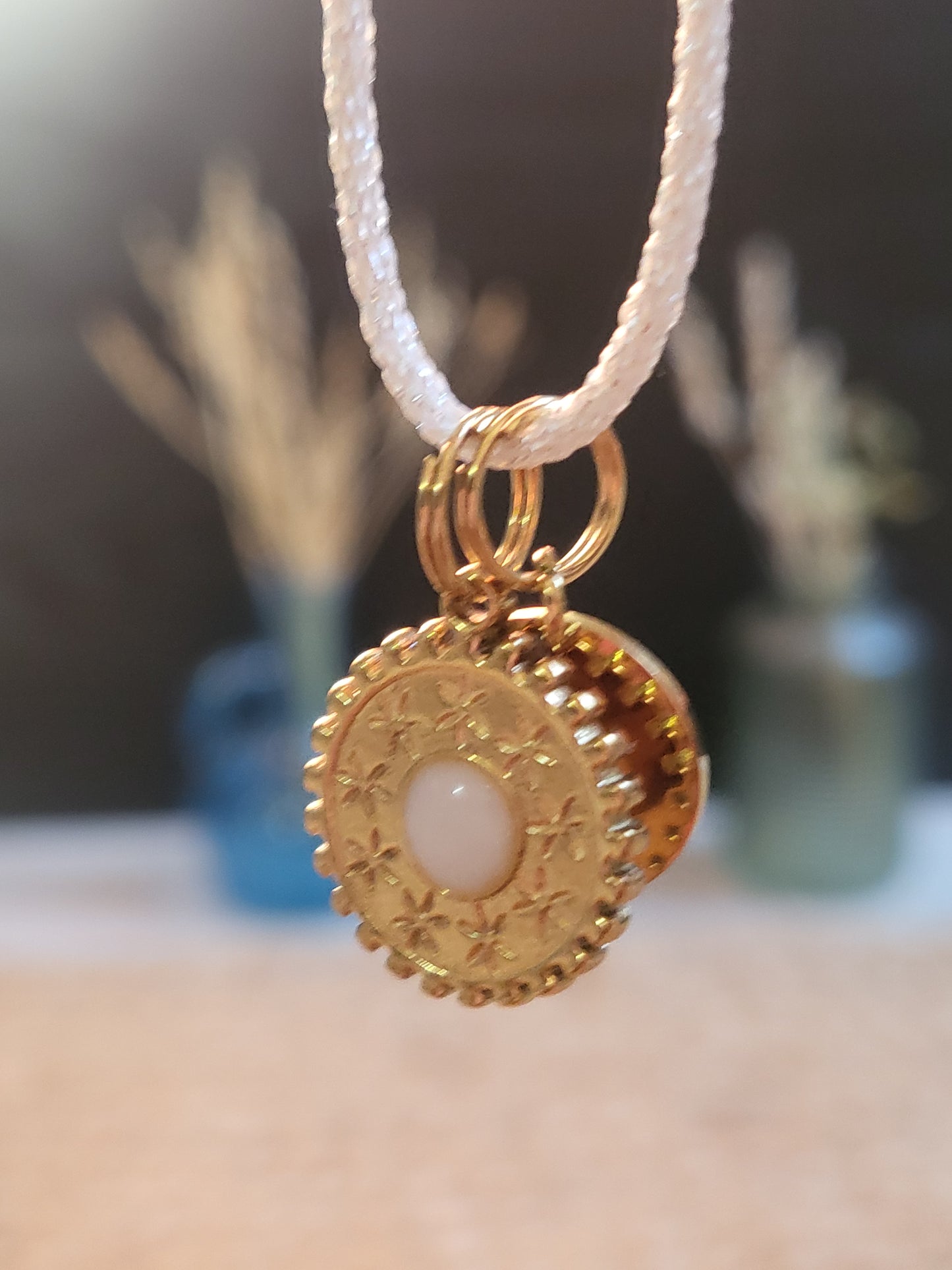 Pendentif Soleil Étoilé Mokuba Initiale