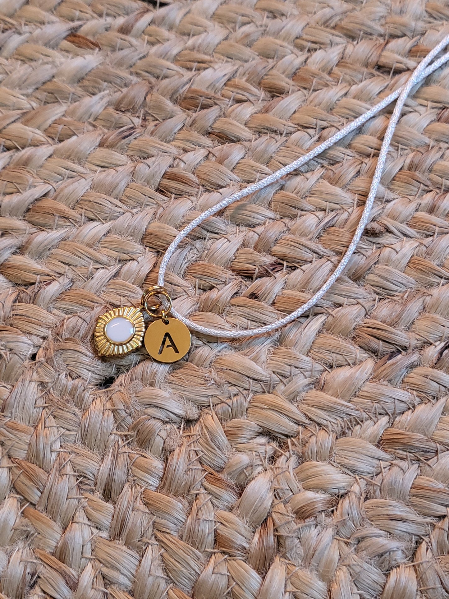 Pendentif Soleil Mokuba Initiale
