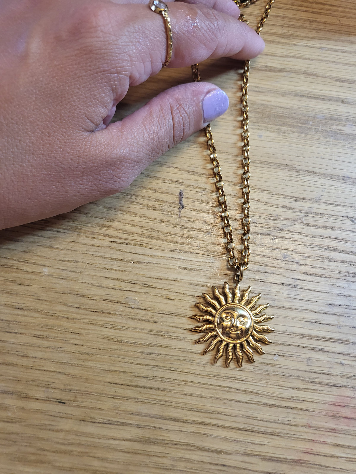 Collier Soleil sacré