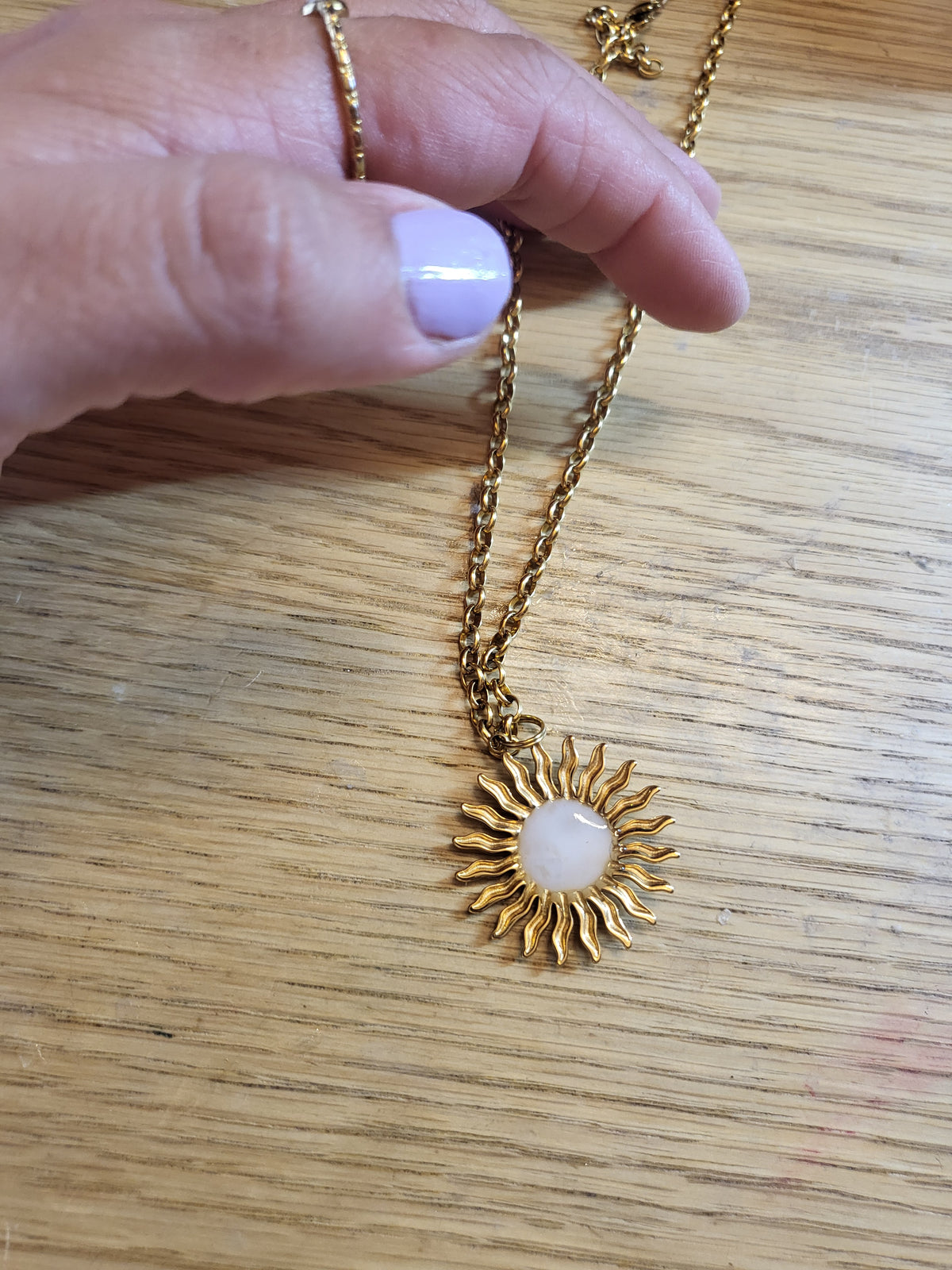 Collier Soleil sacré